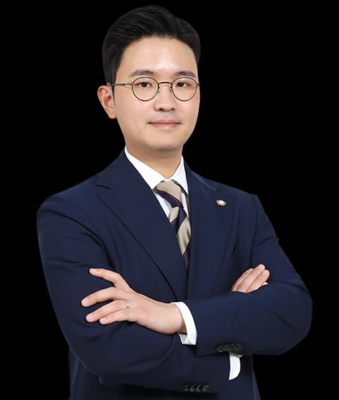 광주근무태만변호사 김영형